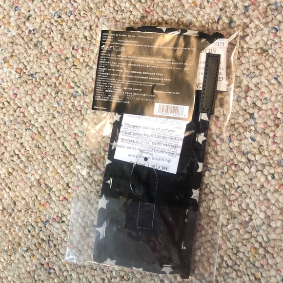 🆕 Coach Sharky 🦈 Face Mask with Star Print - Picture 5 of 11